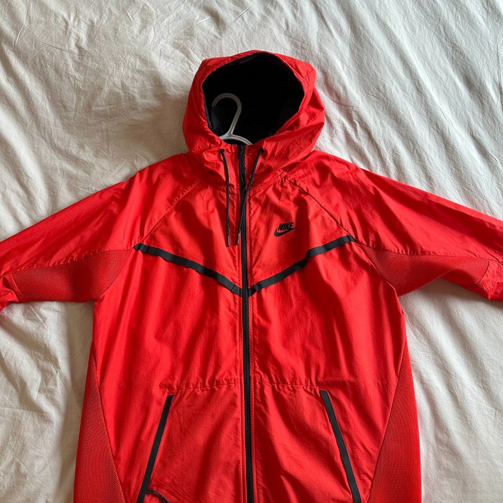 Nike Vented Mesh Running Jacket/Windbreaker